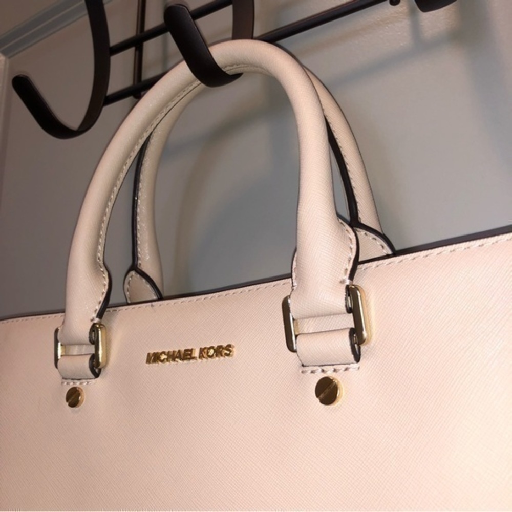 Michael Kors Blush Tote - Picture 3 of 16